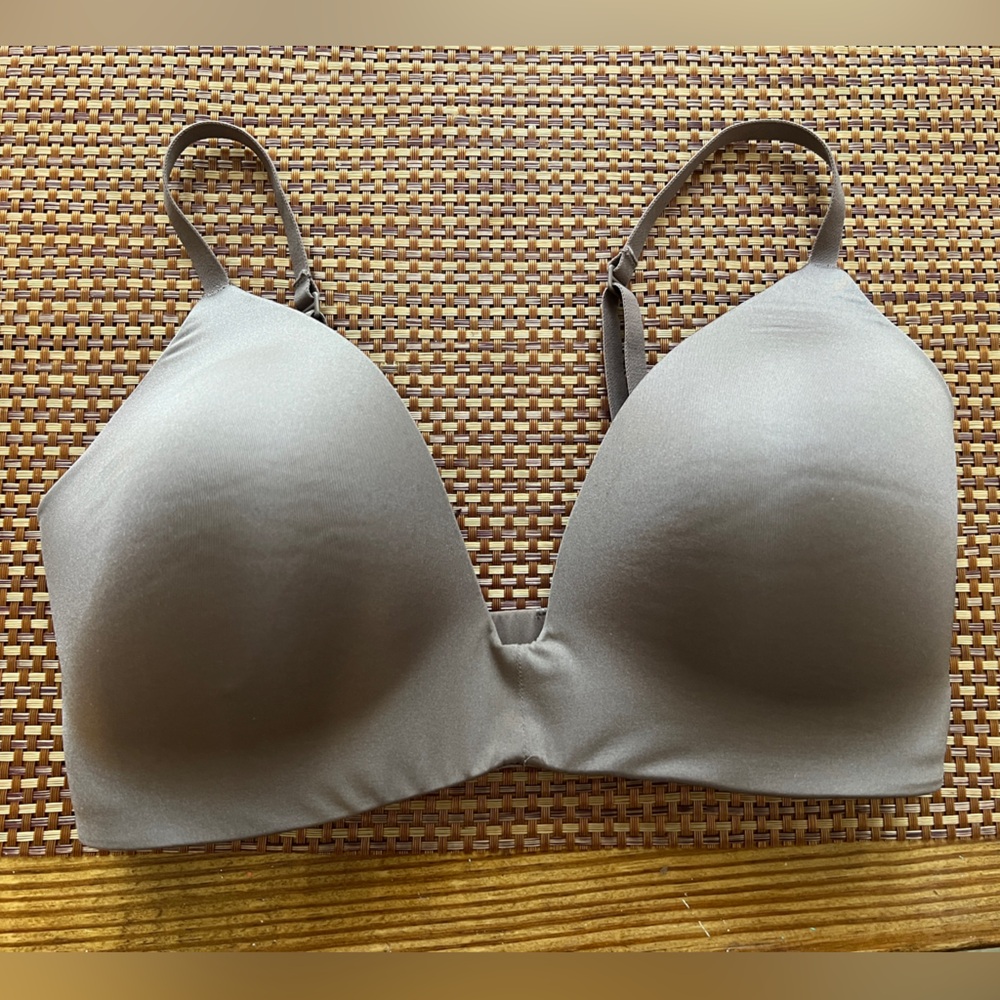 SKIMS tshirt wireless bra 32DD
